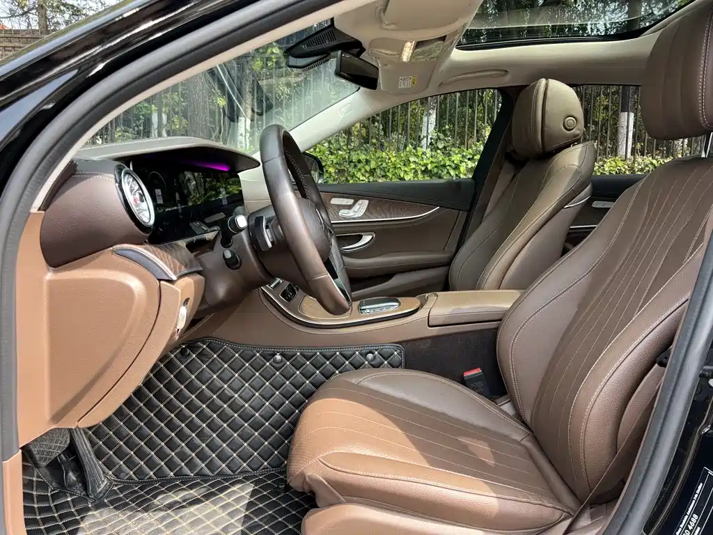 Mercedes-Benz E-Class 2023 — фото 11