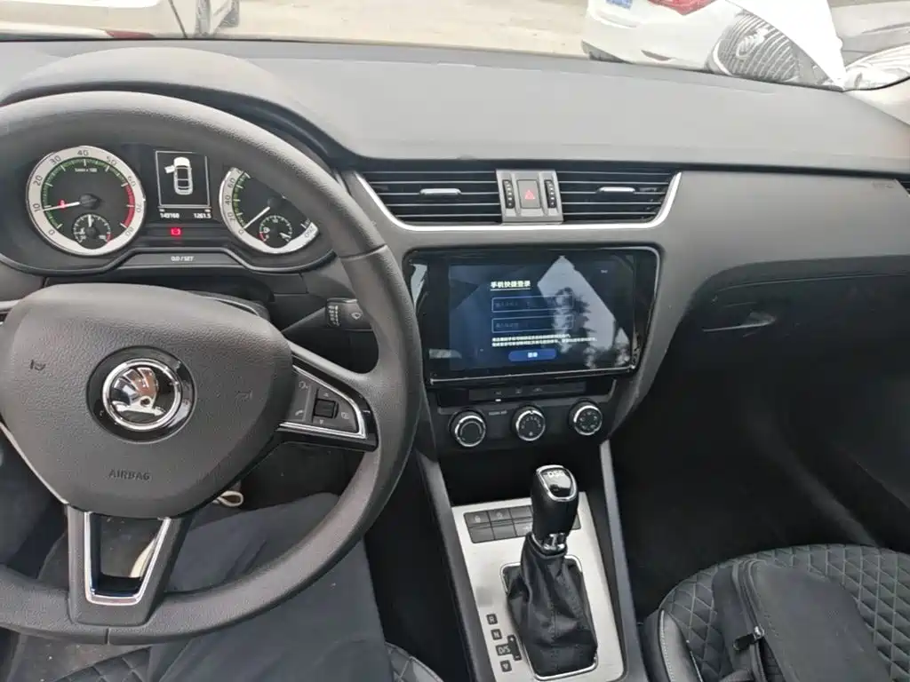 Skoda Octavia 2020 — фото 10