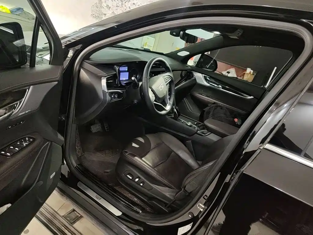 Cadillac XT6 2022 — фото 17