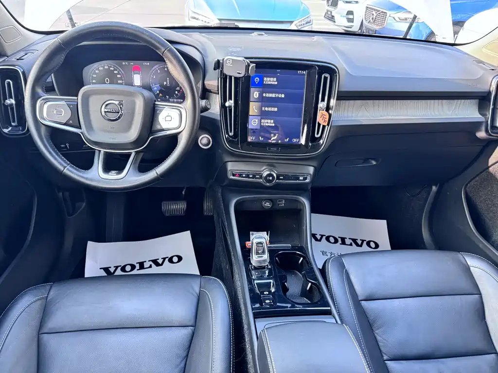 Volvo XC40 2020 — фото 6