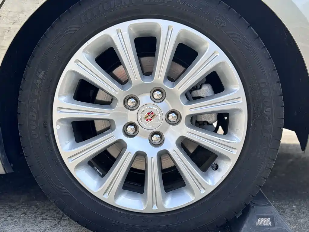 Cadillac XTS 2015 — фото 14