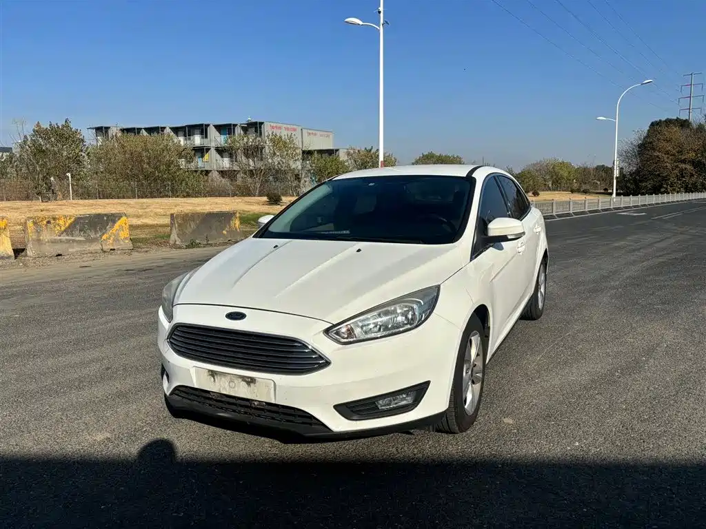 Ford Focus 2014 — фото 1