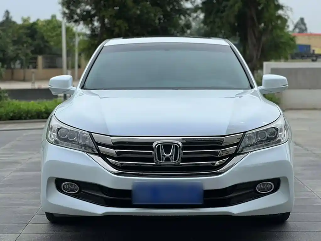 Honda Accord 2015 — фото 7