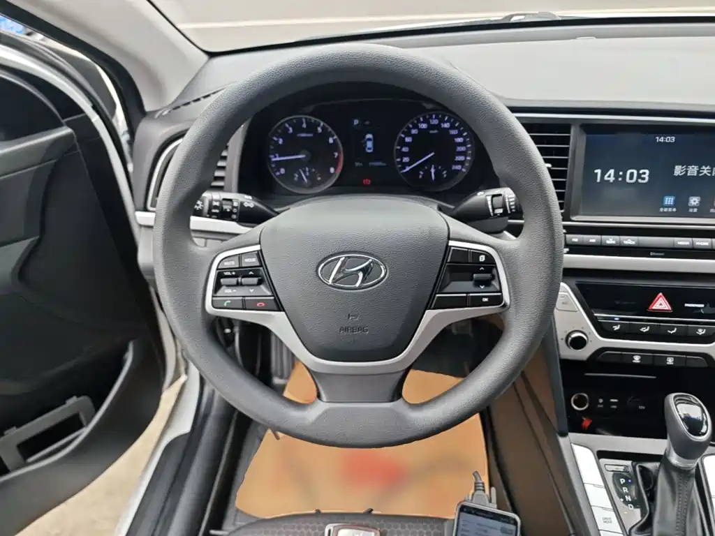 Hyundai Elantra 2019 — фото 11