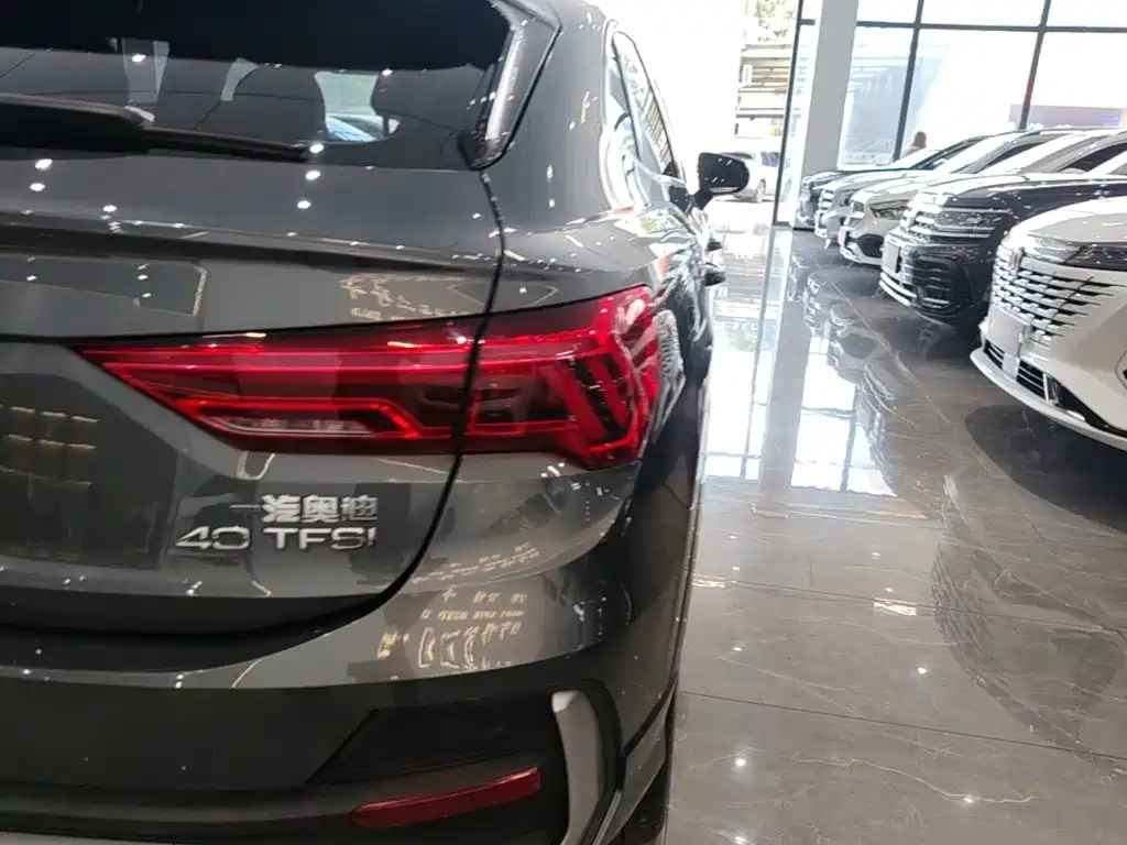 Audi Q3 Sportback 2021 — фото 8