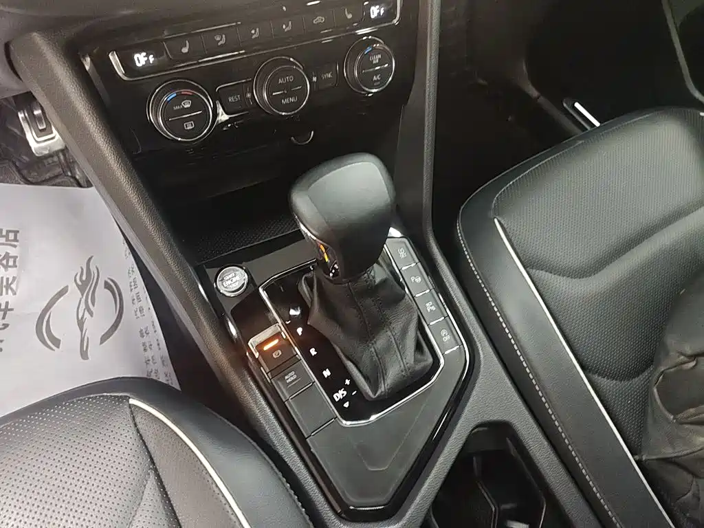 Volkswagen Tiguan L 2021 — фото 10