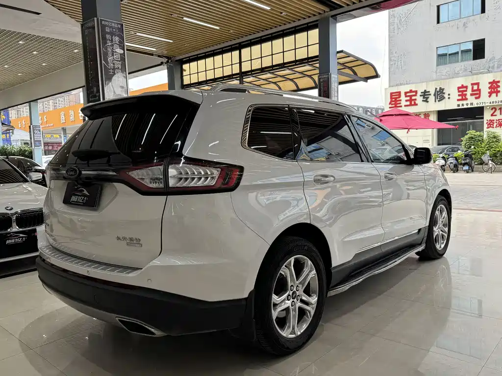 Ford Edge 2017 — фото 6