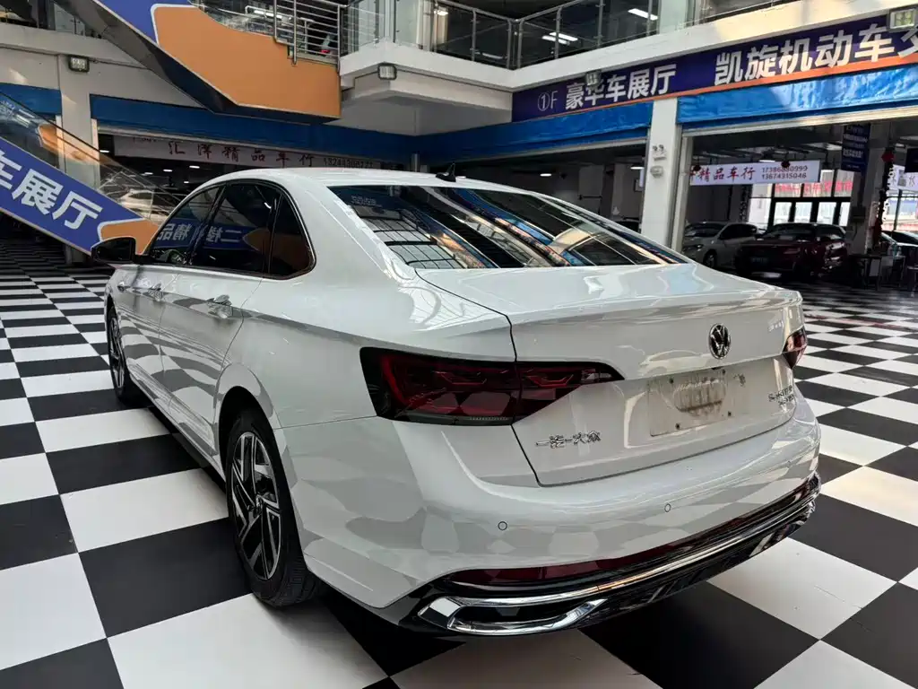 Volkswagen Sagitar 2022