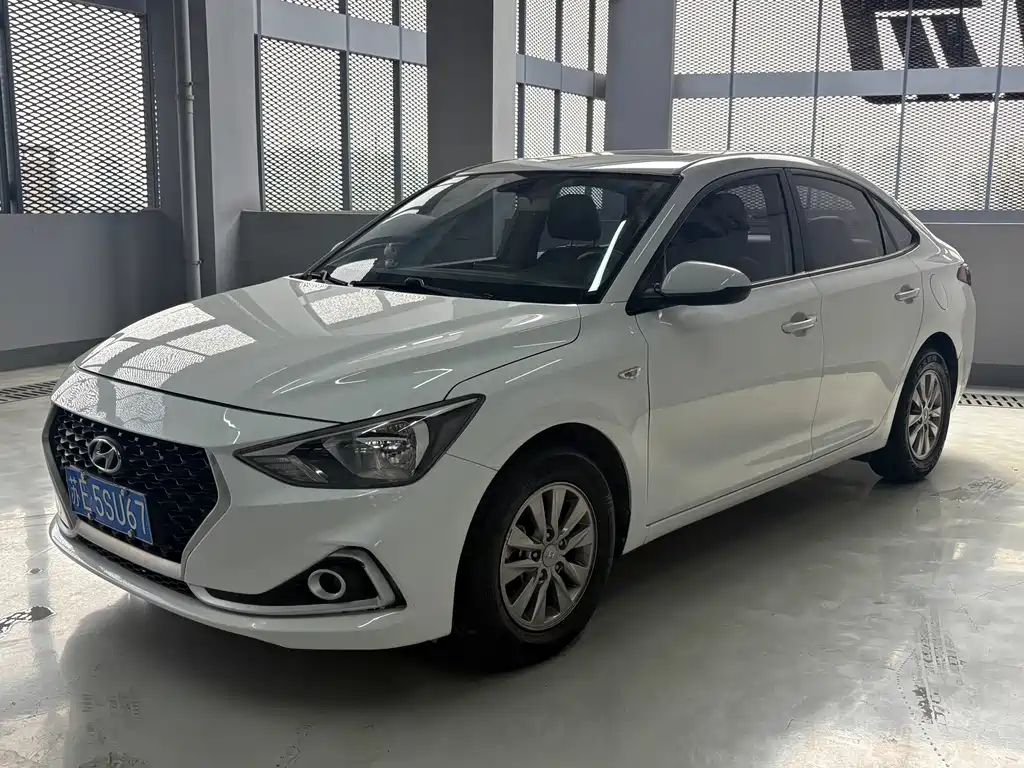 Hyundai Elantra 2017 — фото 1