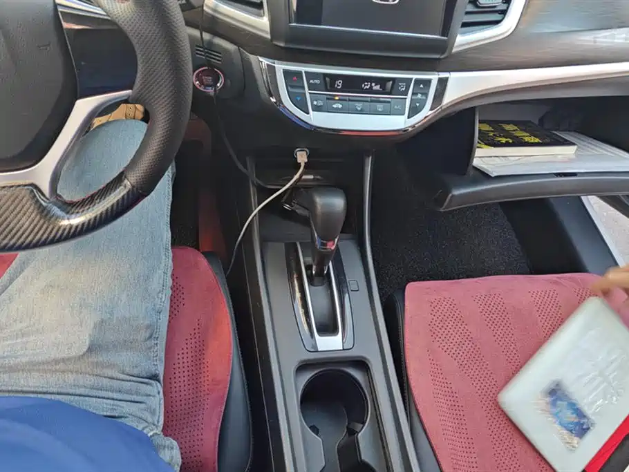 Honda Jade 2015 — фото 16