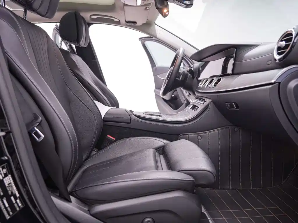 Mercedes-Benz E-Class 2022 — фото 27