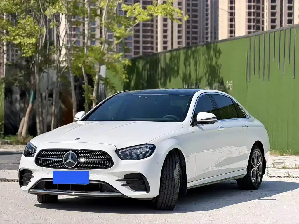 Mercedes-Benz E-Class 2023