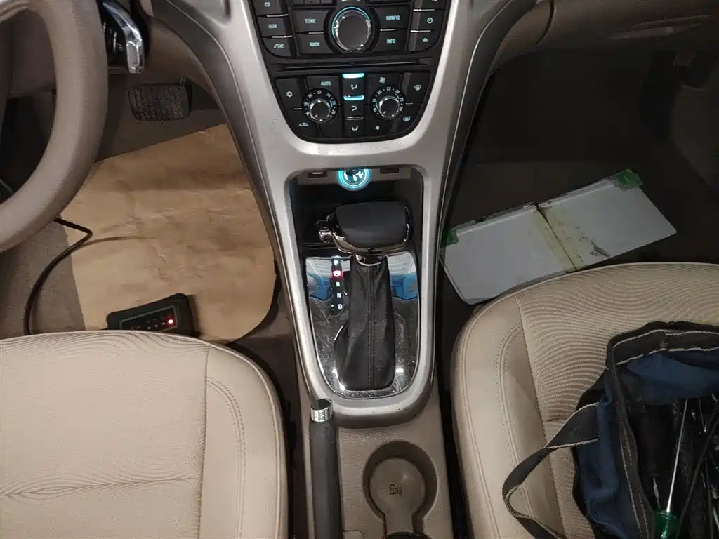 Buick Excelle 2014 — фото 14