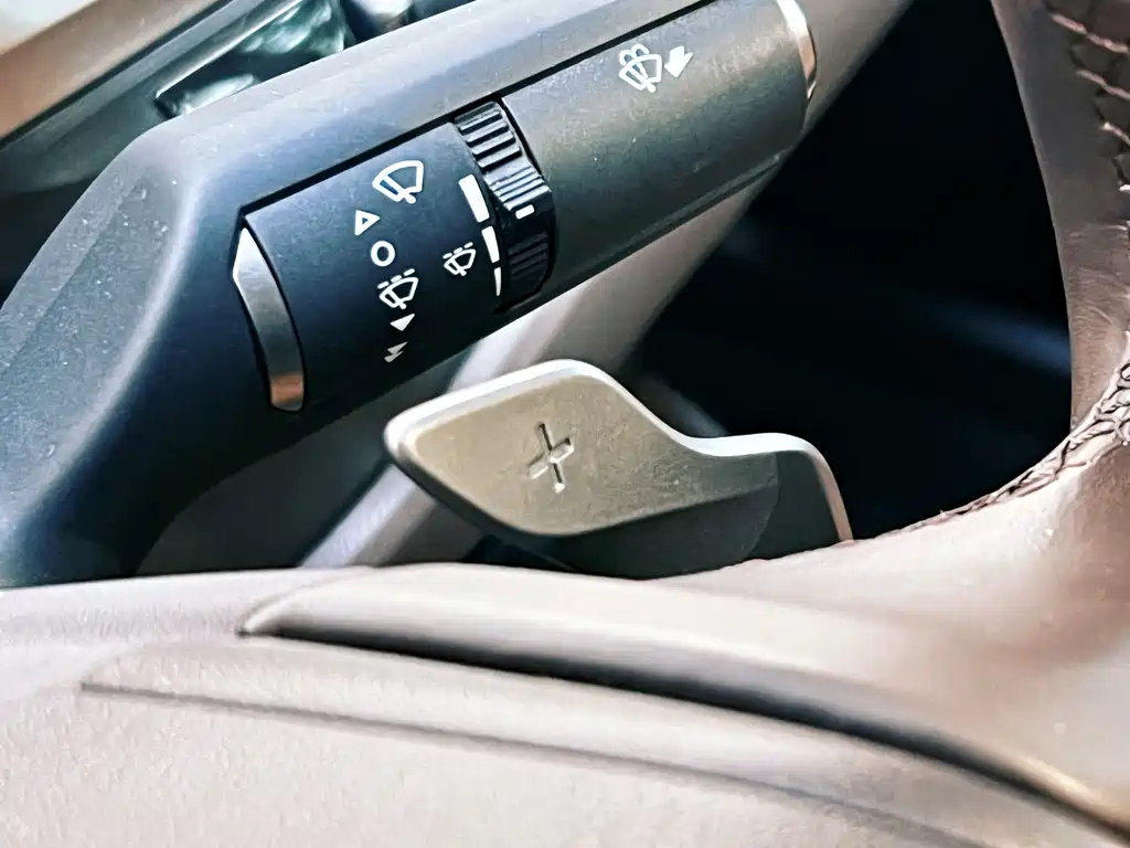 Lexus ES 2019 — фото 21