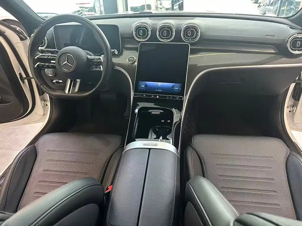 Mercedes-Benz C-Class 2023 — фото 9