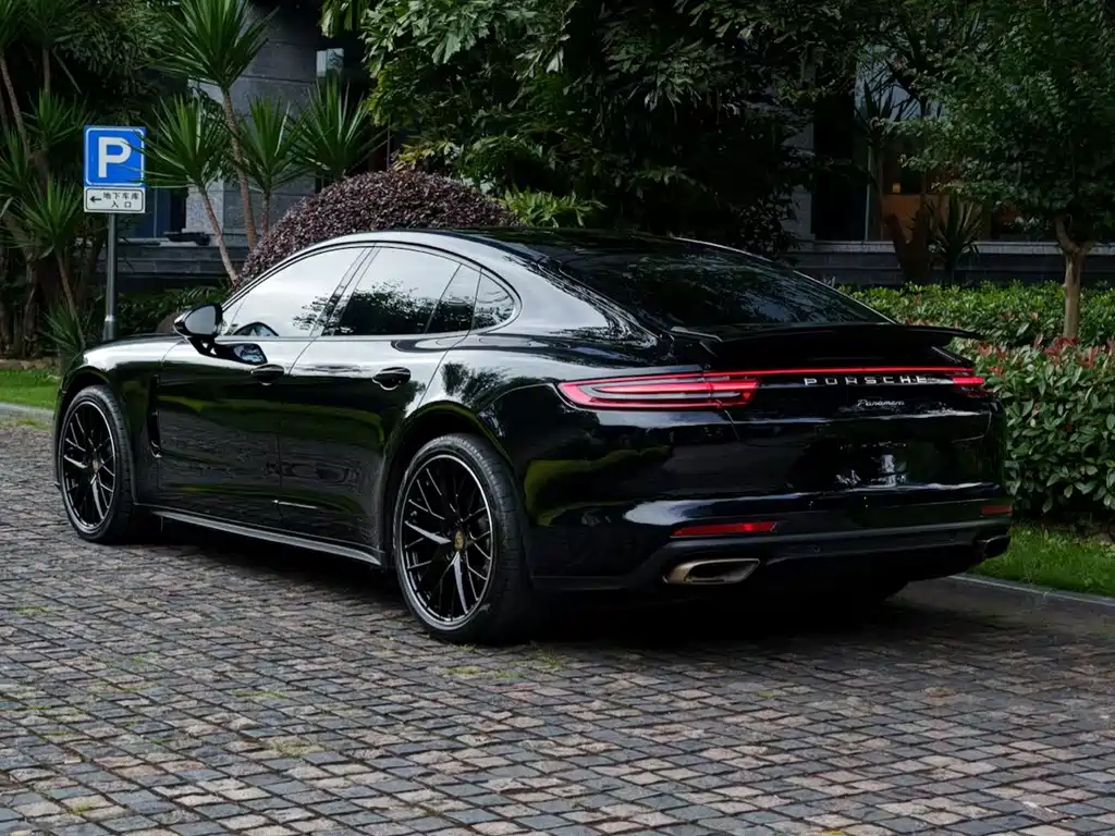 Porsche Panamera 2018 — фото 3