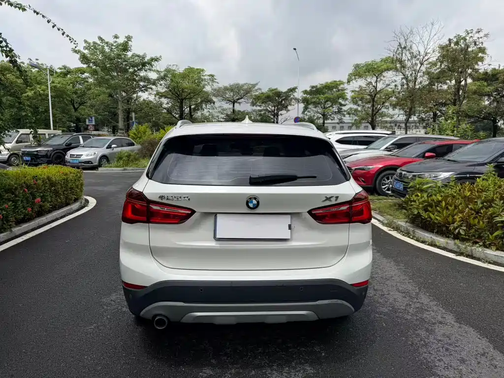 BMW X1 2018 — фото 9