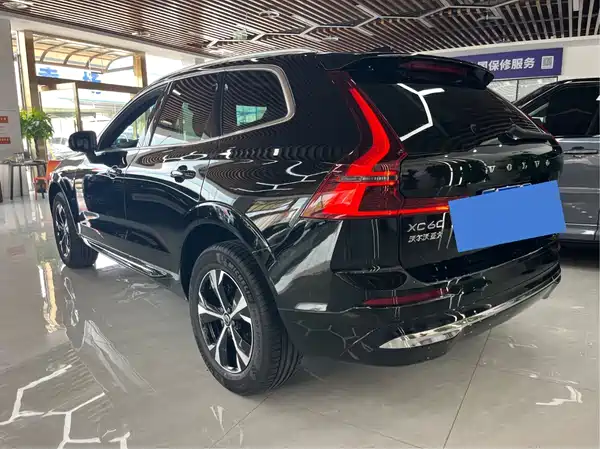 Volvo XC60 2025