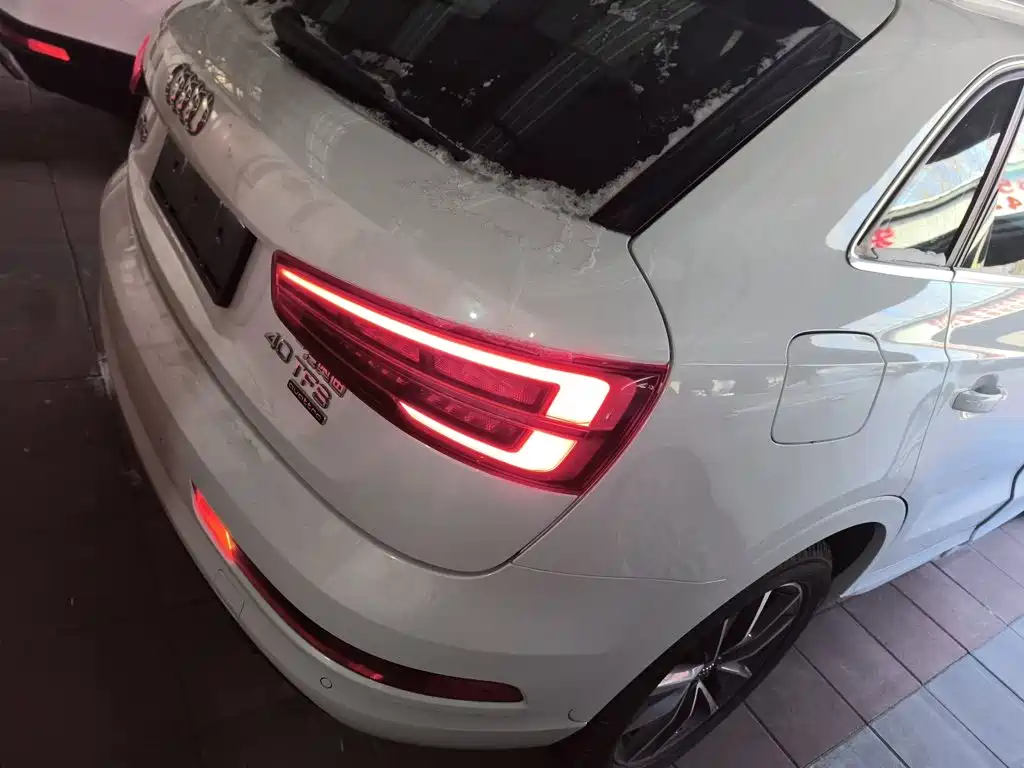 Audi Q3 2018 — фото 24
