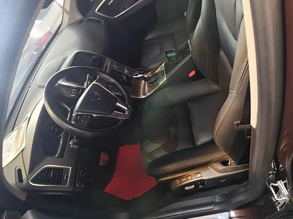 Volvo XC60 2017 — фото 15
