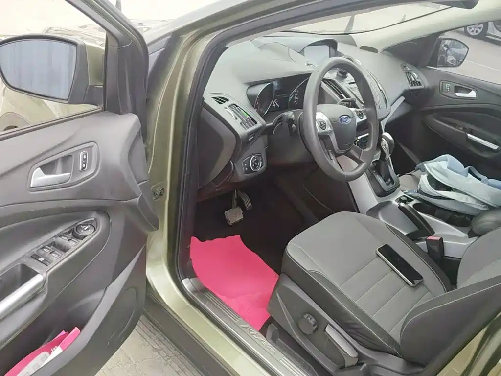 Ford Kuga 2015 — фото 16