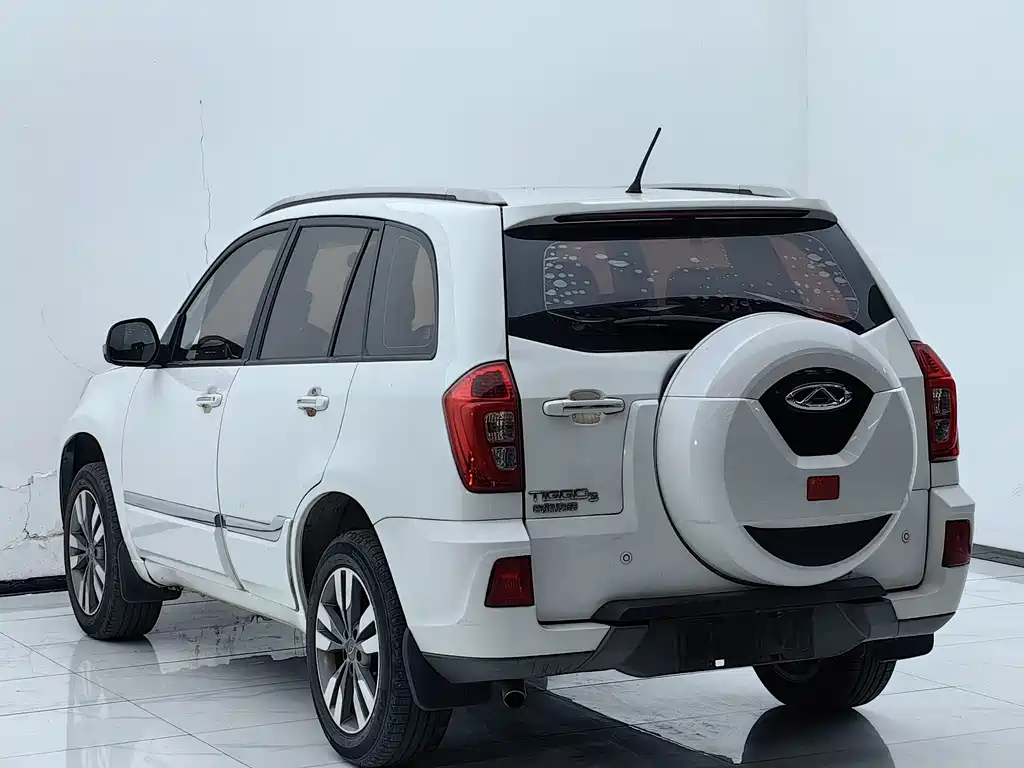 Chery Tiggo 3 2017 — фото 12