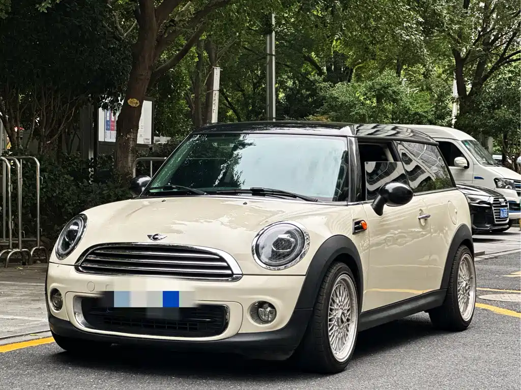 MINI Clubman 2012