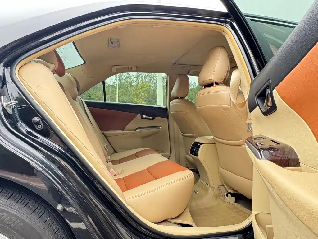 Toyota Camry 2015 — фото 13