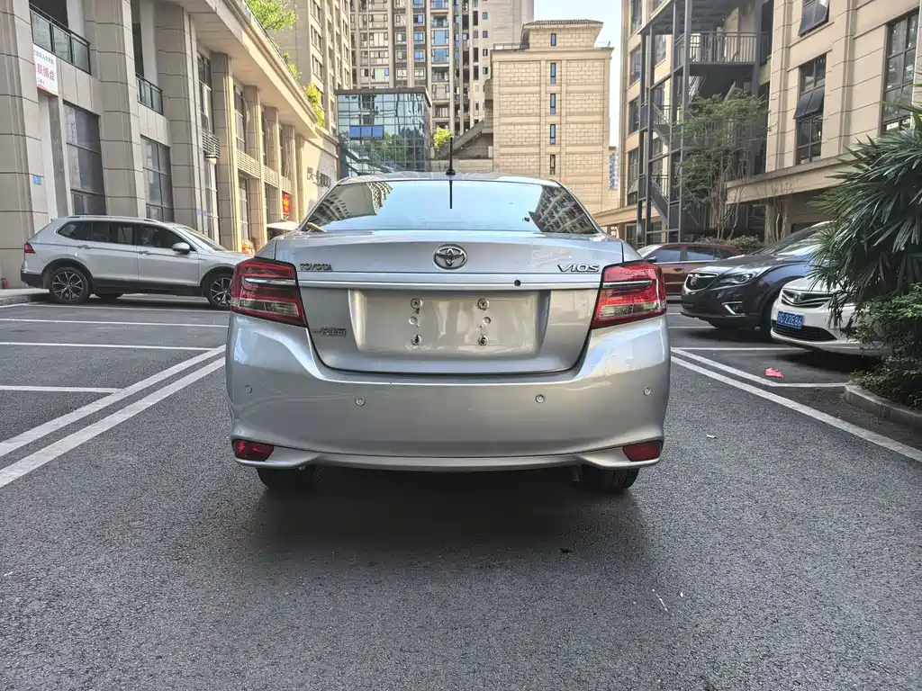 Toyota Vios 2017 — фото 11