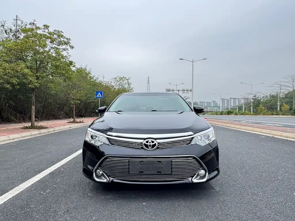 Toyota Camry 2015 — фото 3