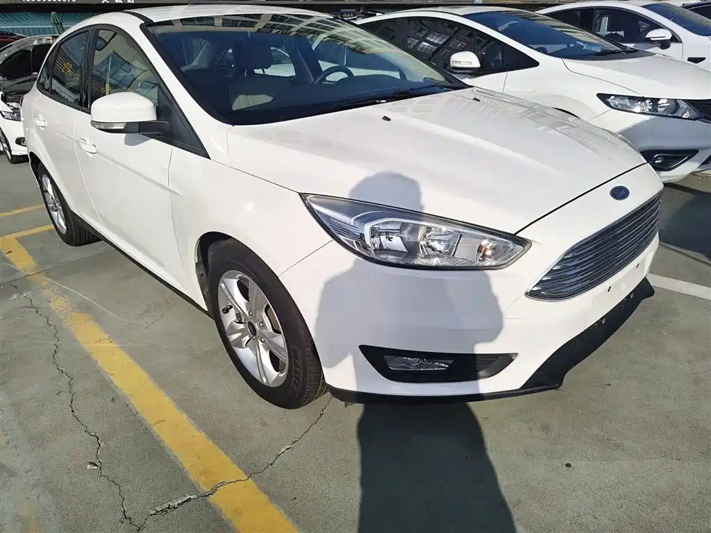 Ford Focus 2017 — фото 22