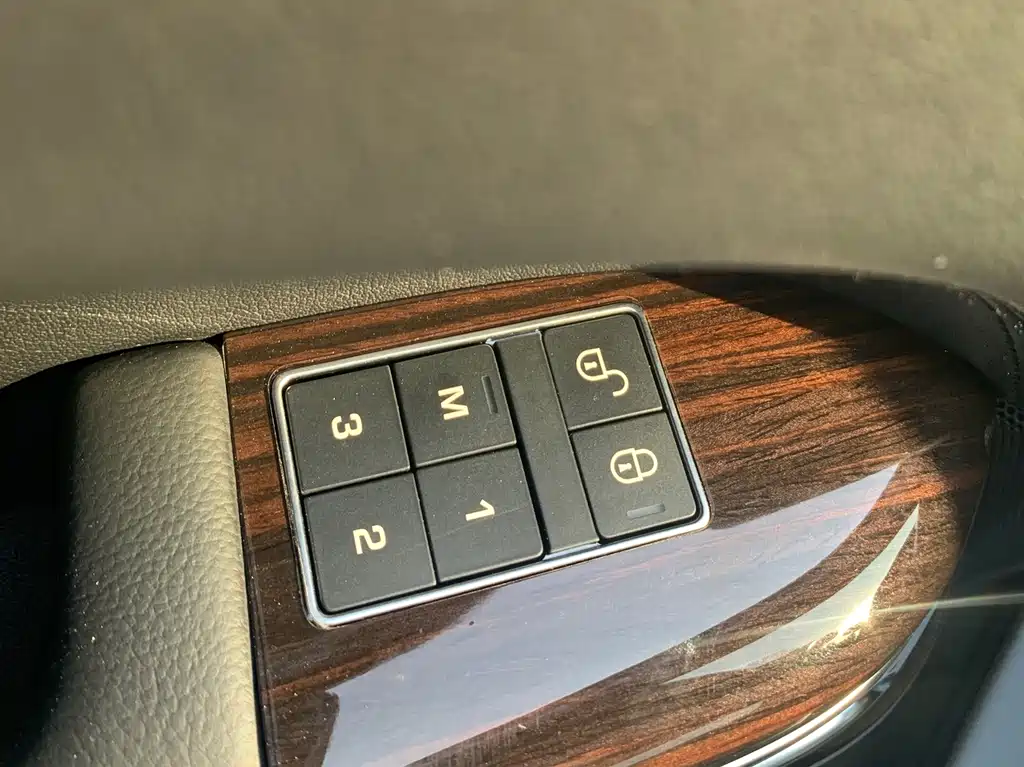 Land Rover Range Rover 2018 — фото 20