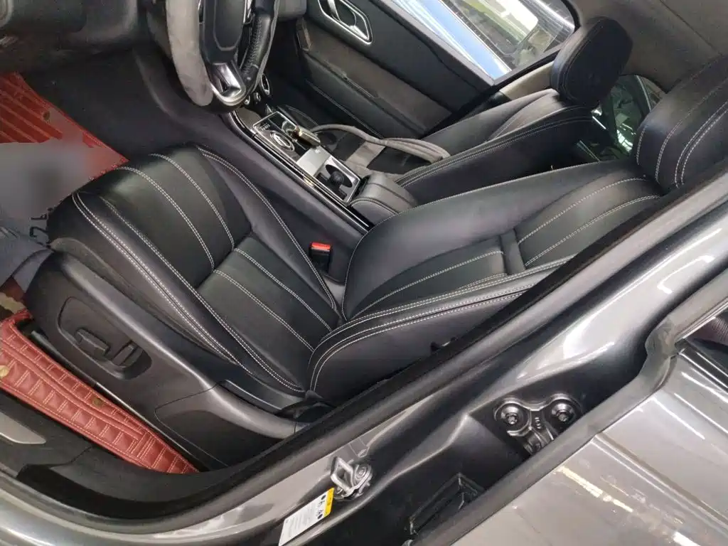 Land Rover Velar 2018 — фото 11