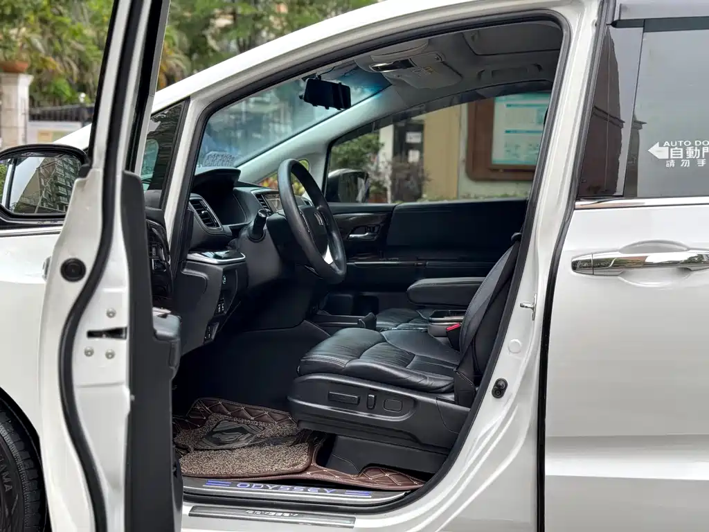 Honda Odyssey 2019 — фото 12