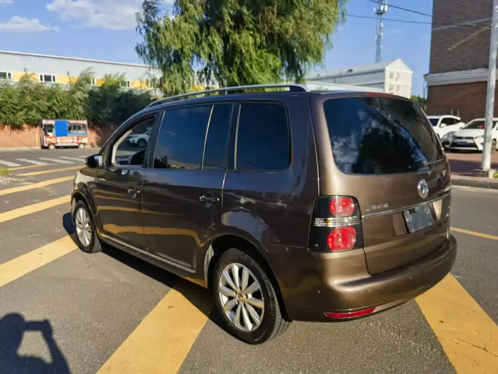 Volkswagen Touran 2014