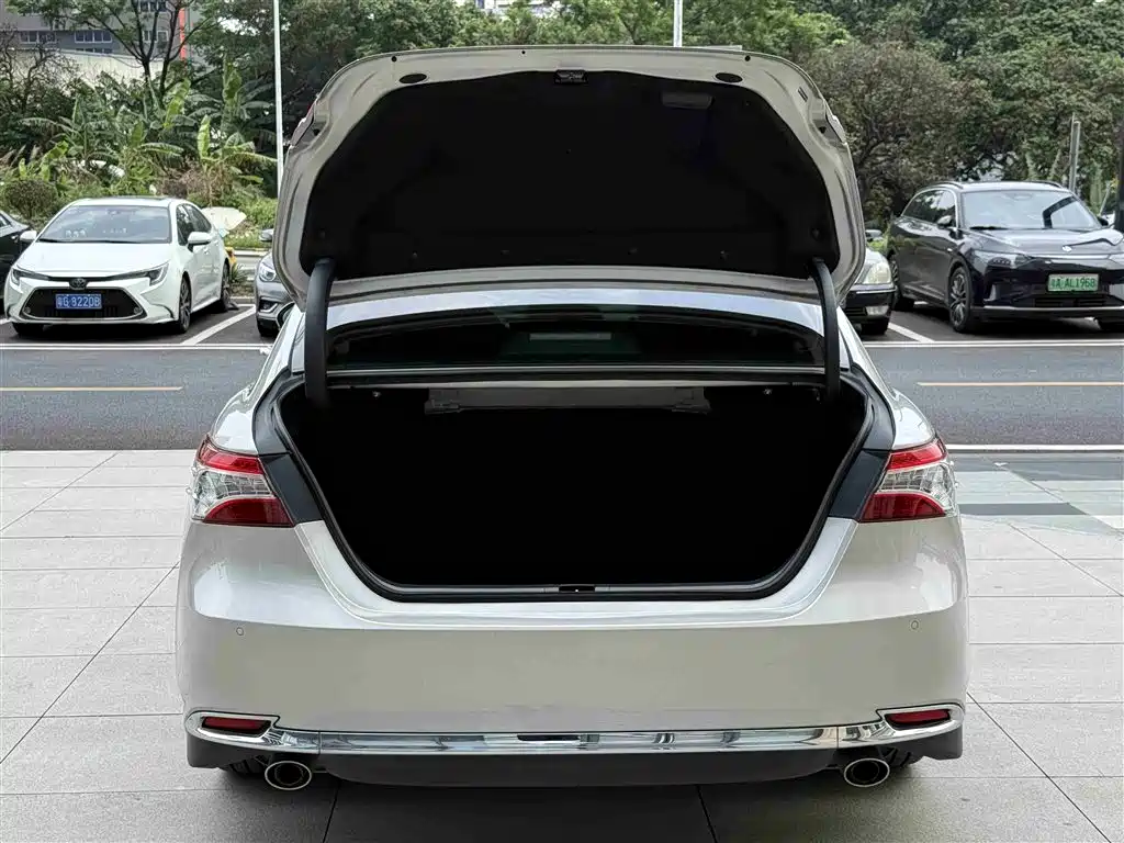 Toyota Camry 2024 — фото 11