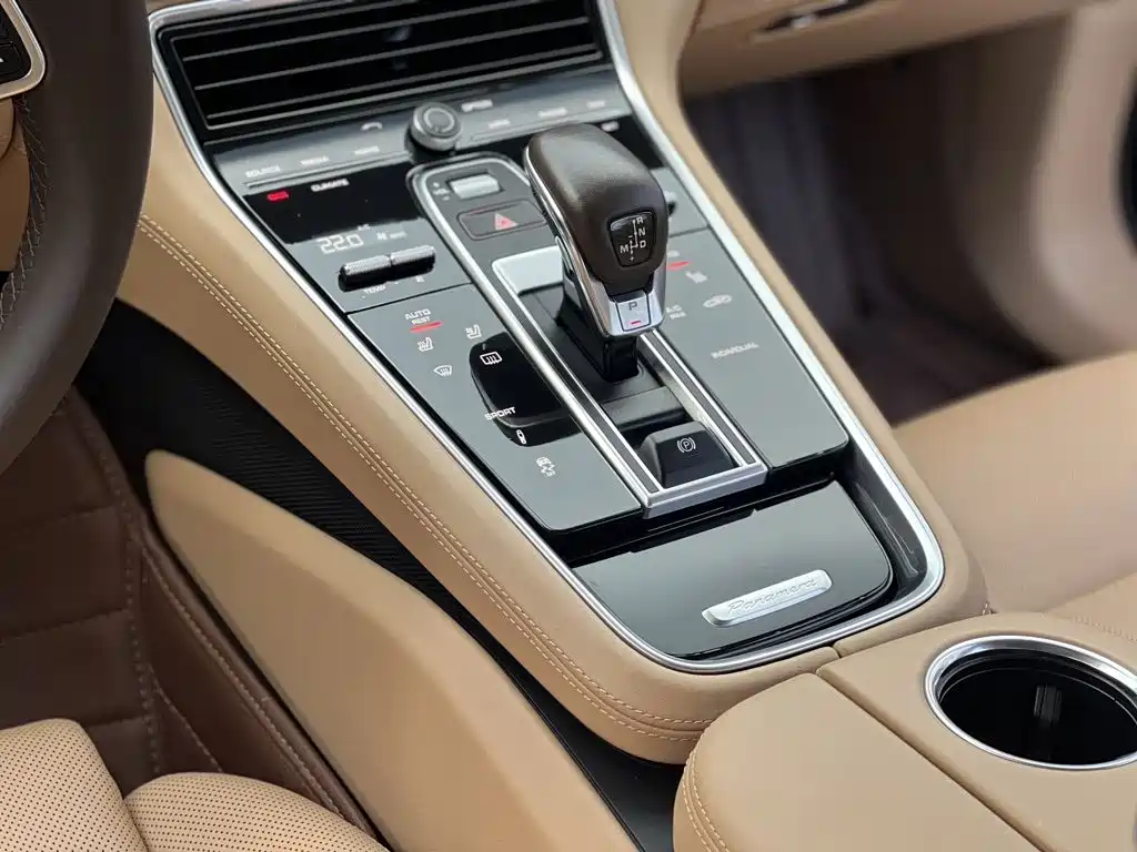 Porsche Panamera 2018 — фото 14