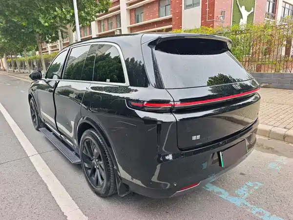 Li Auto L8 2023