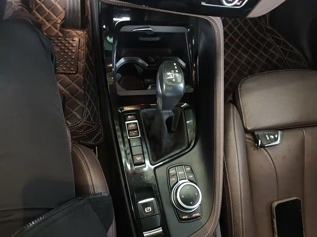BMW X1 2018 — фото 14
