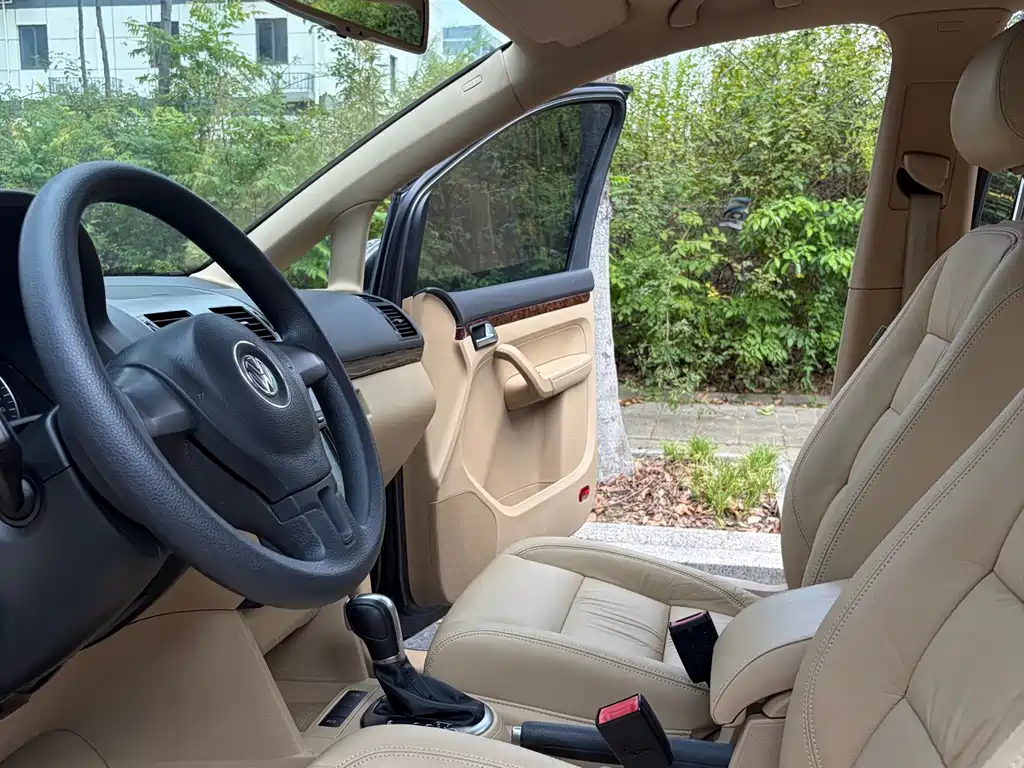 Volkswagen Touran 2015