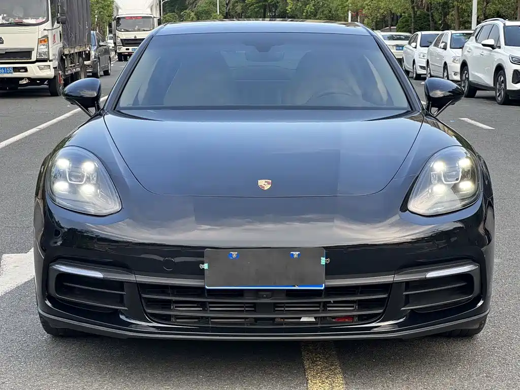 Porsche Panamera 2018 — фото 24