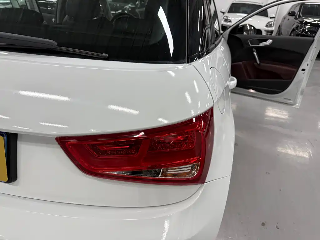 Audi A1 2015 — фото 16