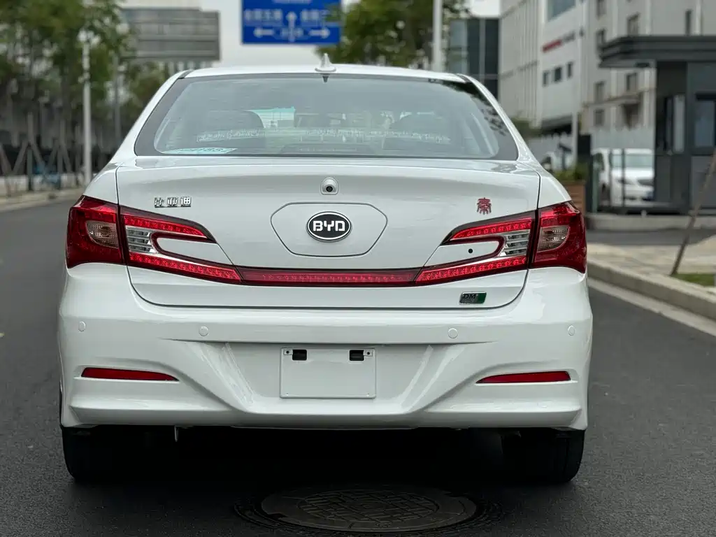 BYD Qin NEV 2015 — фото 10