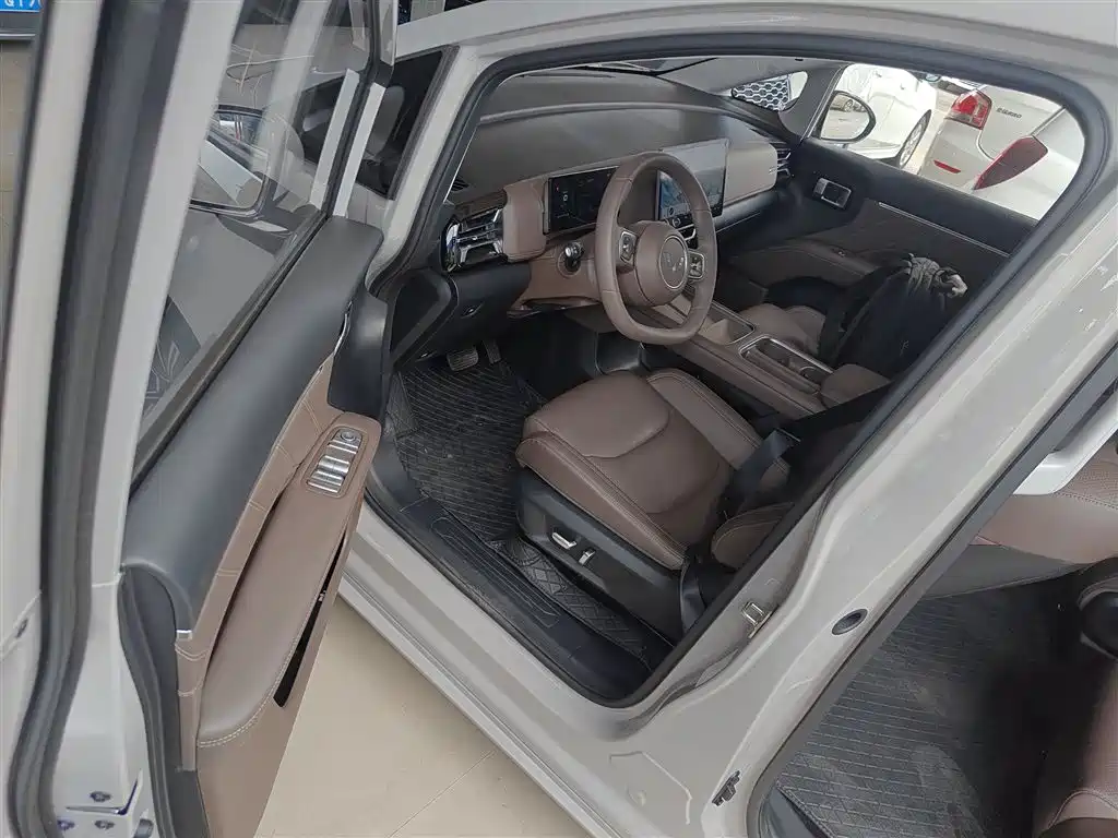 Wuling Starlight 730 EV 2025 — фото 12