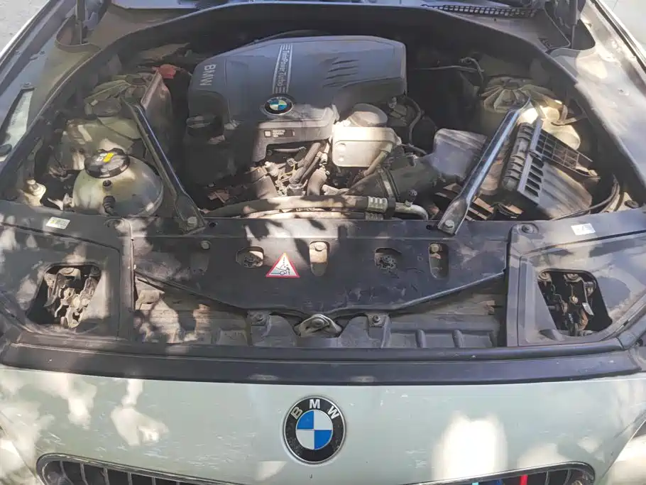 BMW 5 Series 2015 — фото 10