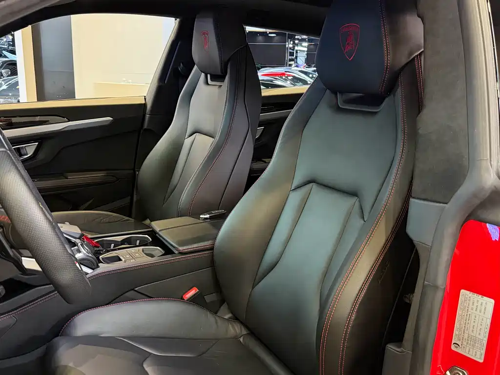 Lamborghini Urus 2019 — фото 21