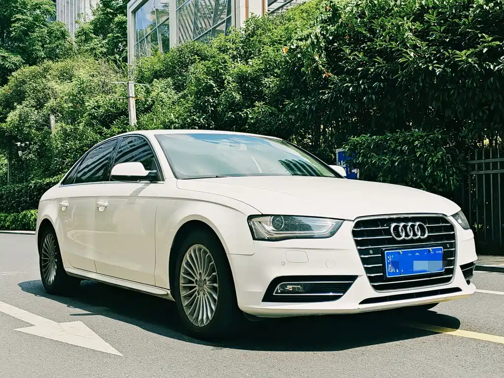 Audi A4L 2015