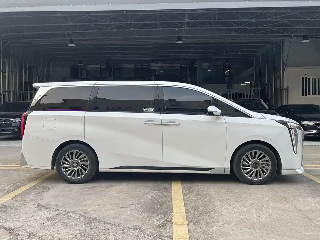 GAC Motor Trumpchi M8 2023 — фото 4