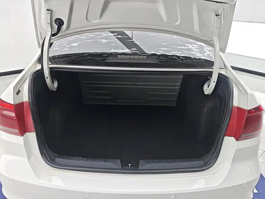 Volkswagen Santana 2015