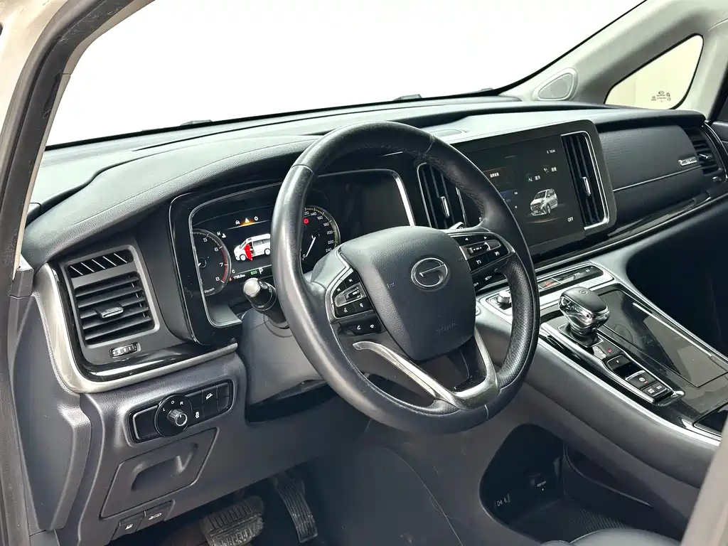 GAC Motor Trumpchi M8 2022 — фото 5
